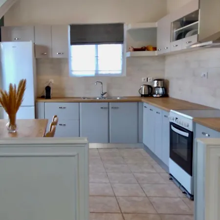 Holiday home Okio - μονοκατοικία δίπλα στη θάλασσα